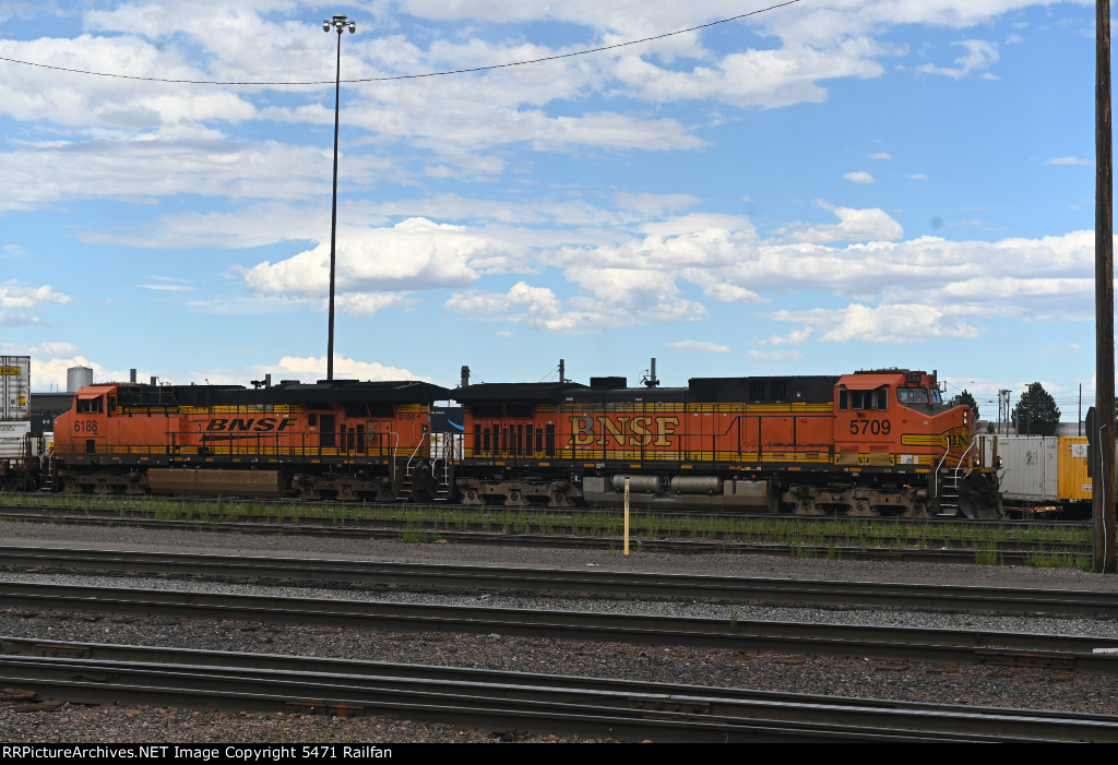 Q-Tastic - BNSF 5709